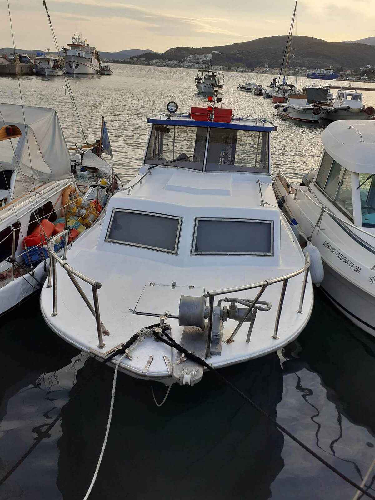 boat rental services nea peramos