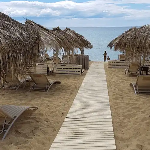 Ла Рока Бийч Бар (Beach Bar La Roca)